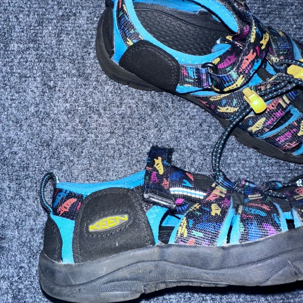 Keen Newport H2 Kids Shoes Size 3 Dinosaur Print Blue Black Water Sandals